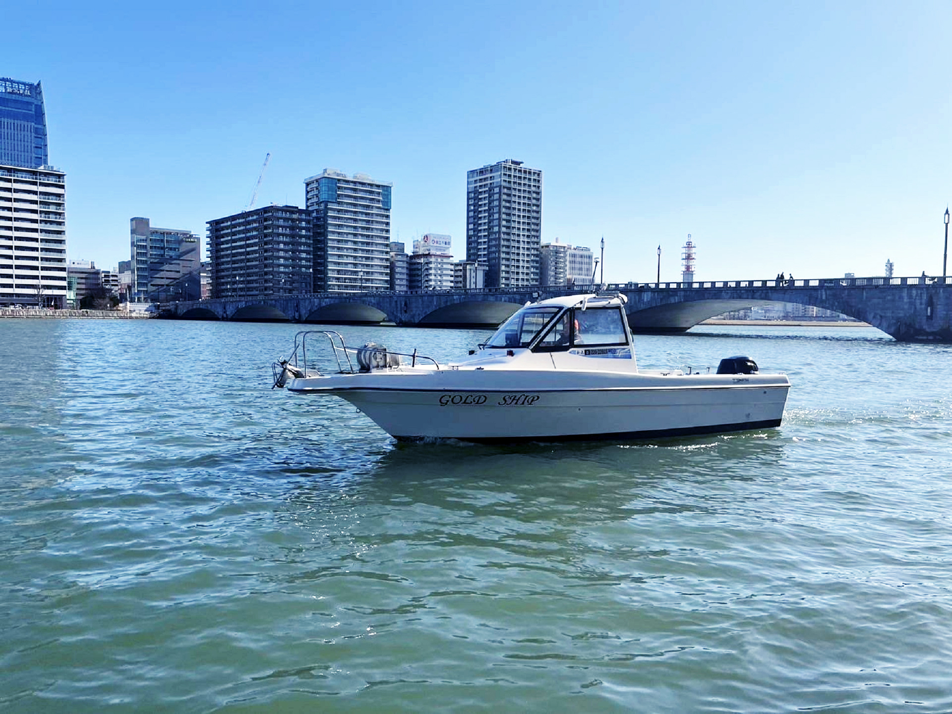 新潟、佐渡の遊漁船『GOLD SHIP』