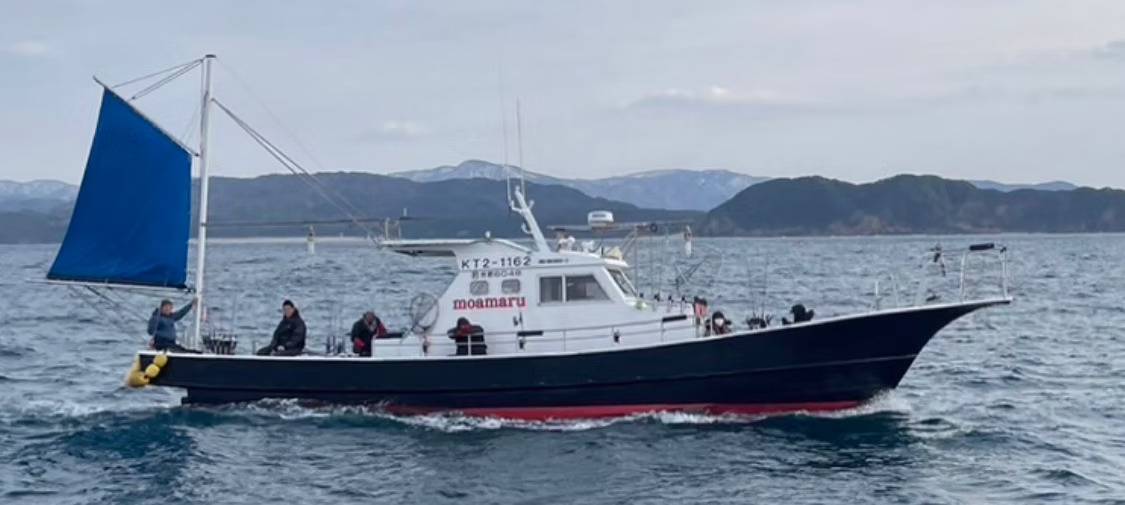 釜石市 花露辺港より出航『荒神丸』